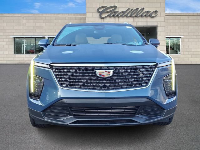 Certified 2024 Cadillac XT4 Luxury w/ Cold Weather Package AWD/4WD image 3