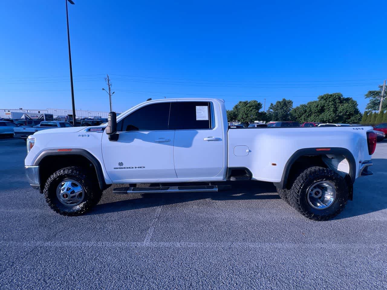 Used 2022 GMC Sierra 3500 SLE w/ SLE Convenience Package AWD/4WD image 5