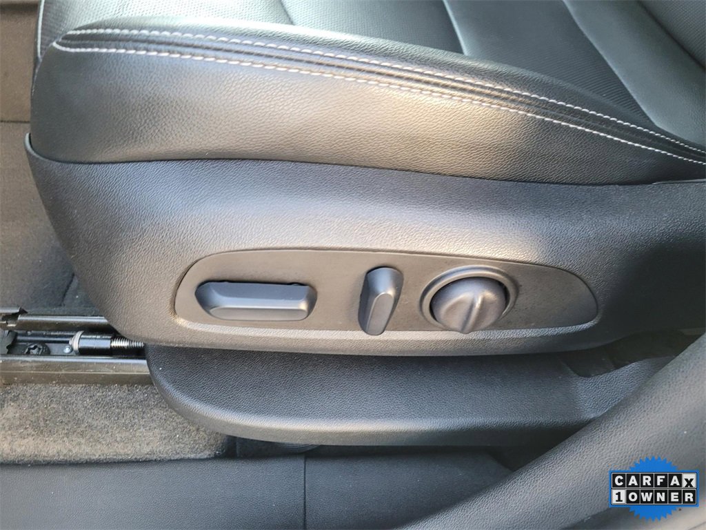 Used 2024 GMC Terrain SLT image 24
