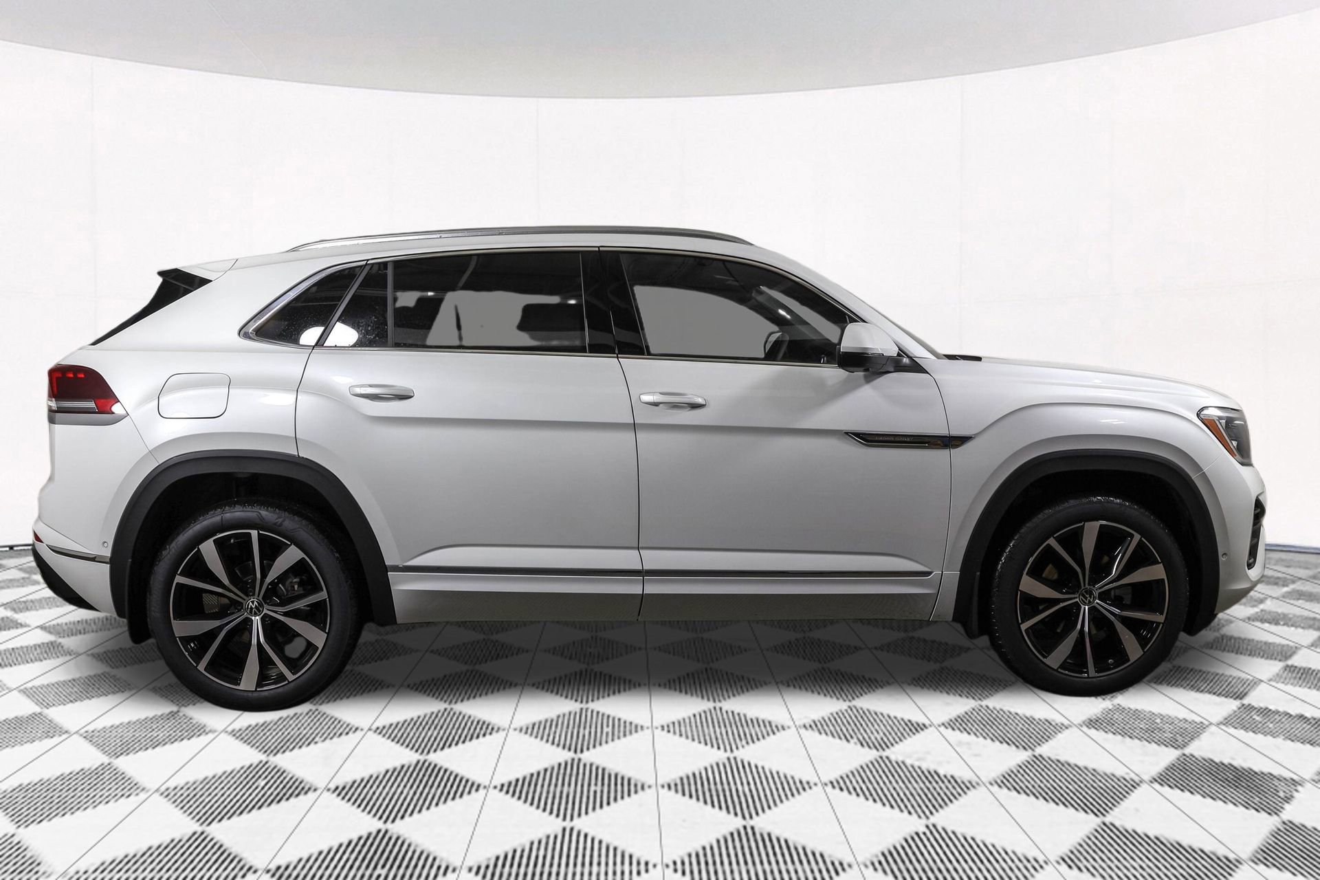 New 2026 Volkswagen Atlas Cross Sport SEL Premium R-Line image 11