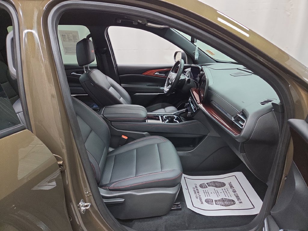Certified 2025 Chevrolet Traverse Z71 w/ Enhanced Driving Package AWD/4WD image 12