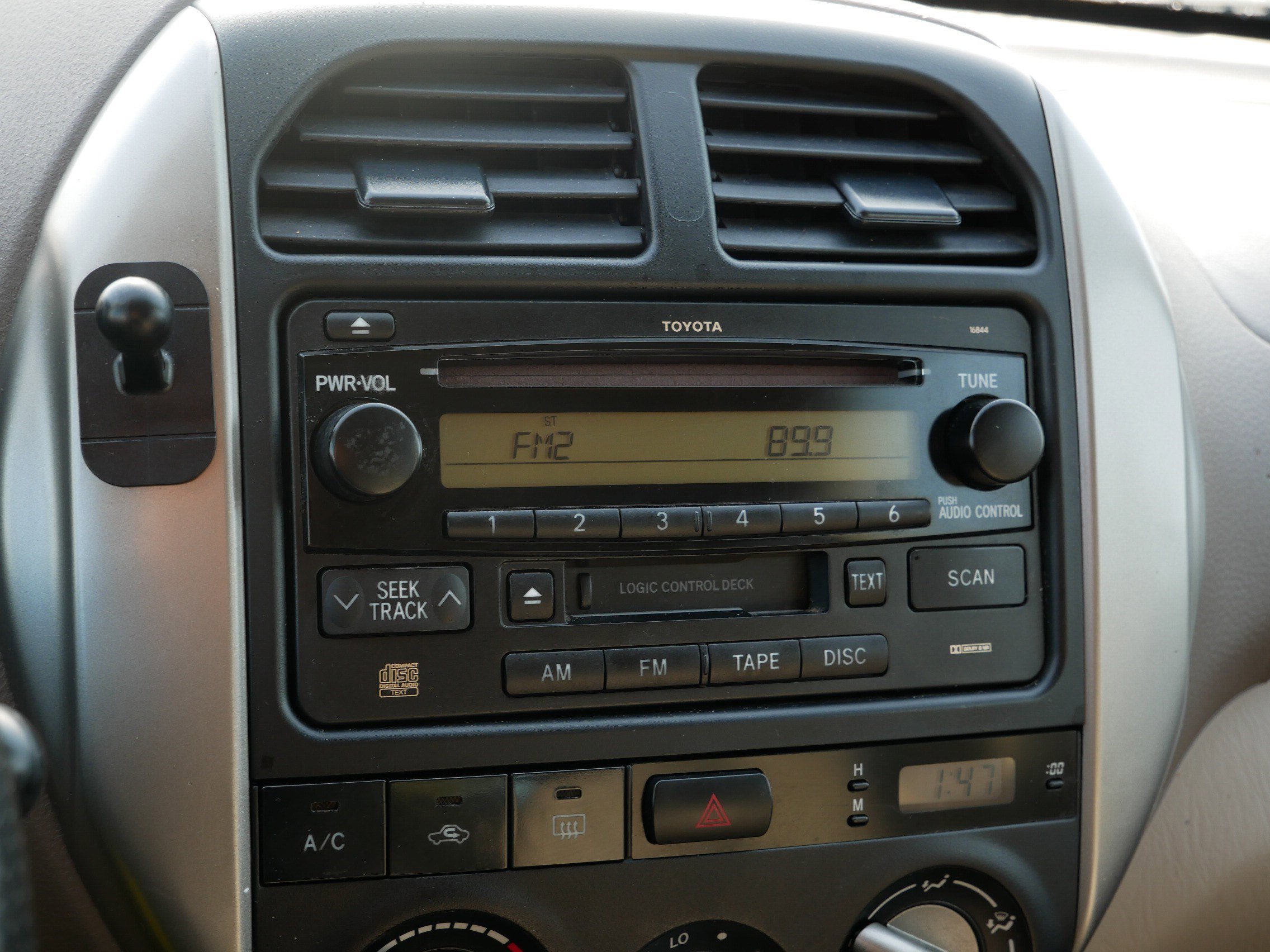 Used 2004 Toyota RAV4 4WD image 21