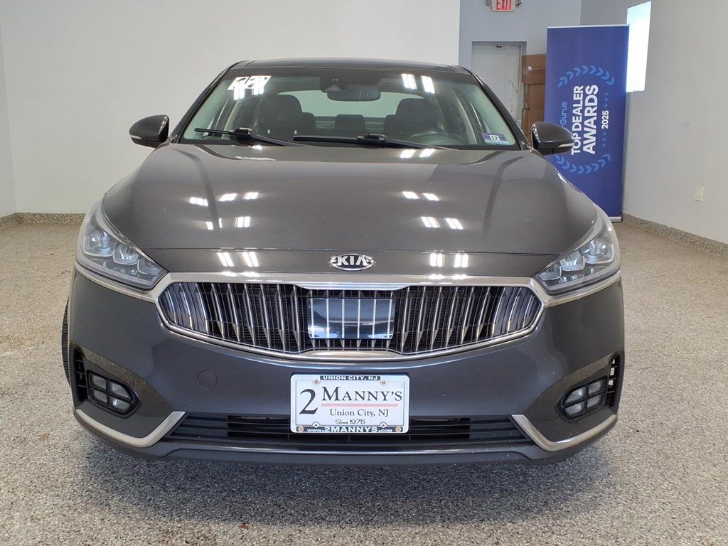 Used 2017 Kia Cadenza Technology FWD image 2