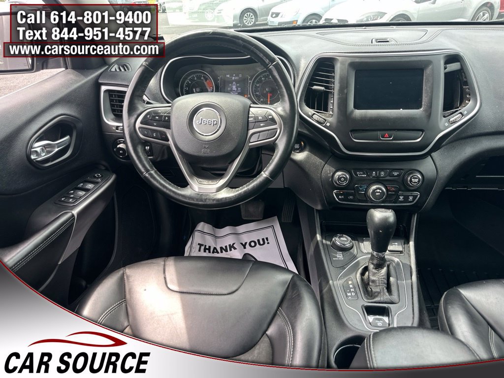 Used 2019 Jeep Cherokee Latitude Plus w/ Cold Weather Group AWD/4WD image 14