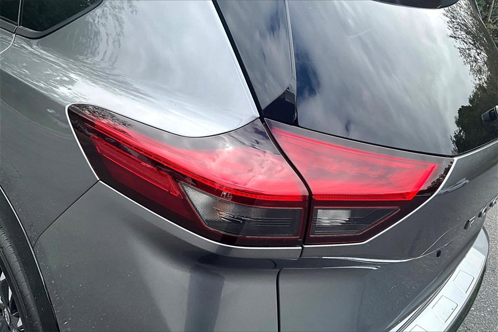 New 2026 Nissan Rogue Platinum image 29