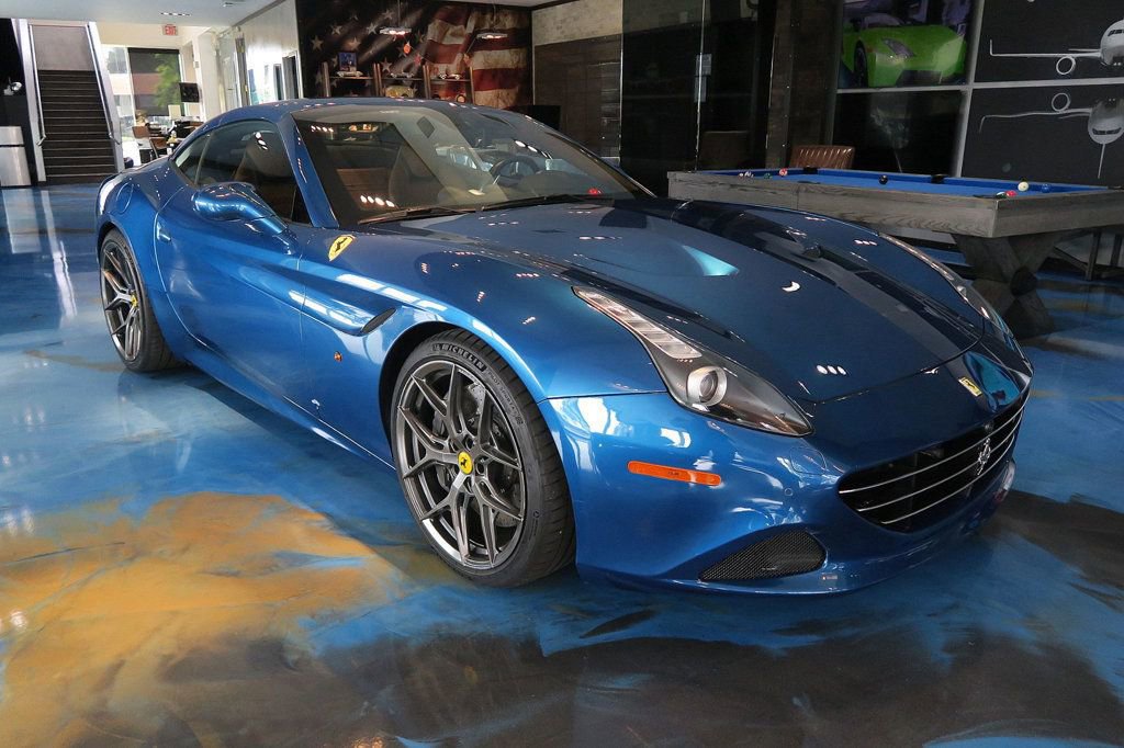 Used 2016 Ferrari California T RWD image 1