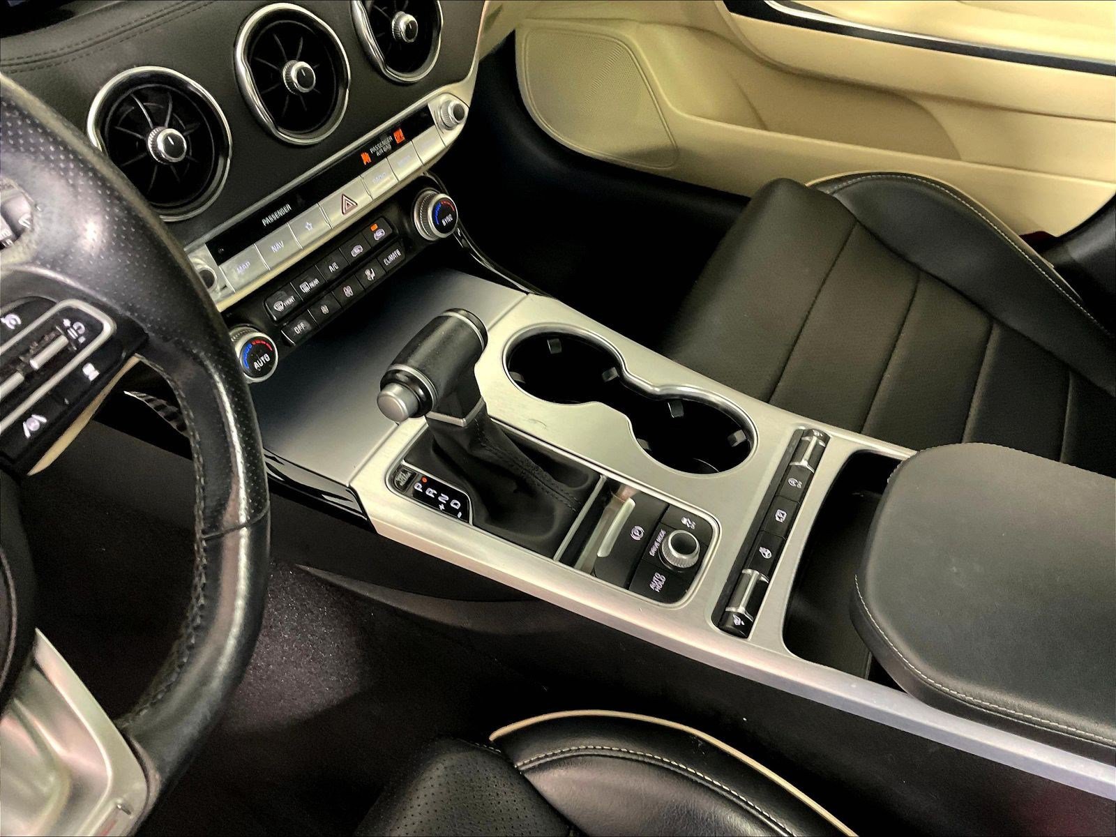 Used 2022 Kia Stinger GT1 AWD/4WD image 18
