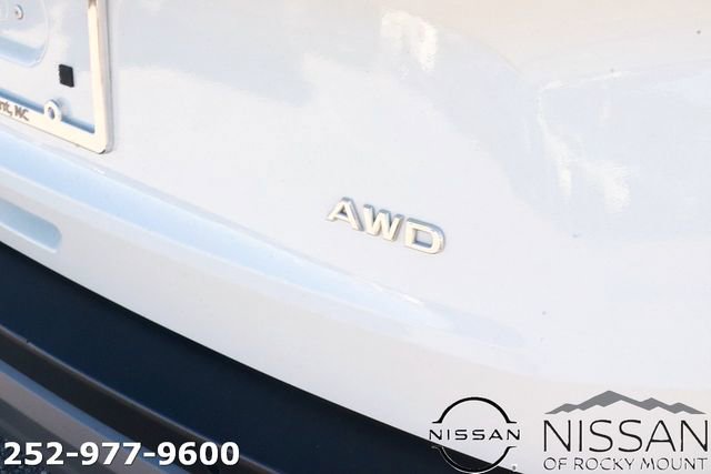 Used 2023 Nissan Rogue S image 9