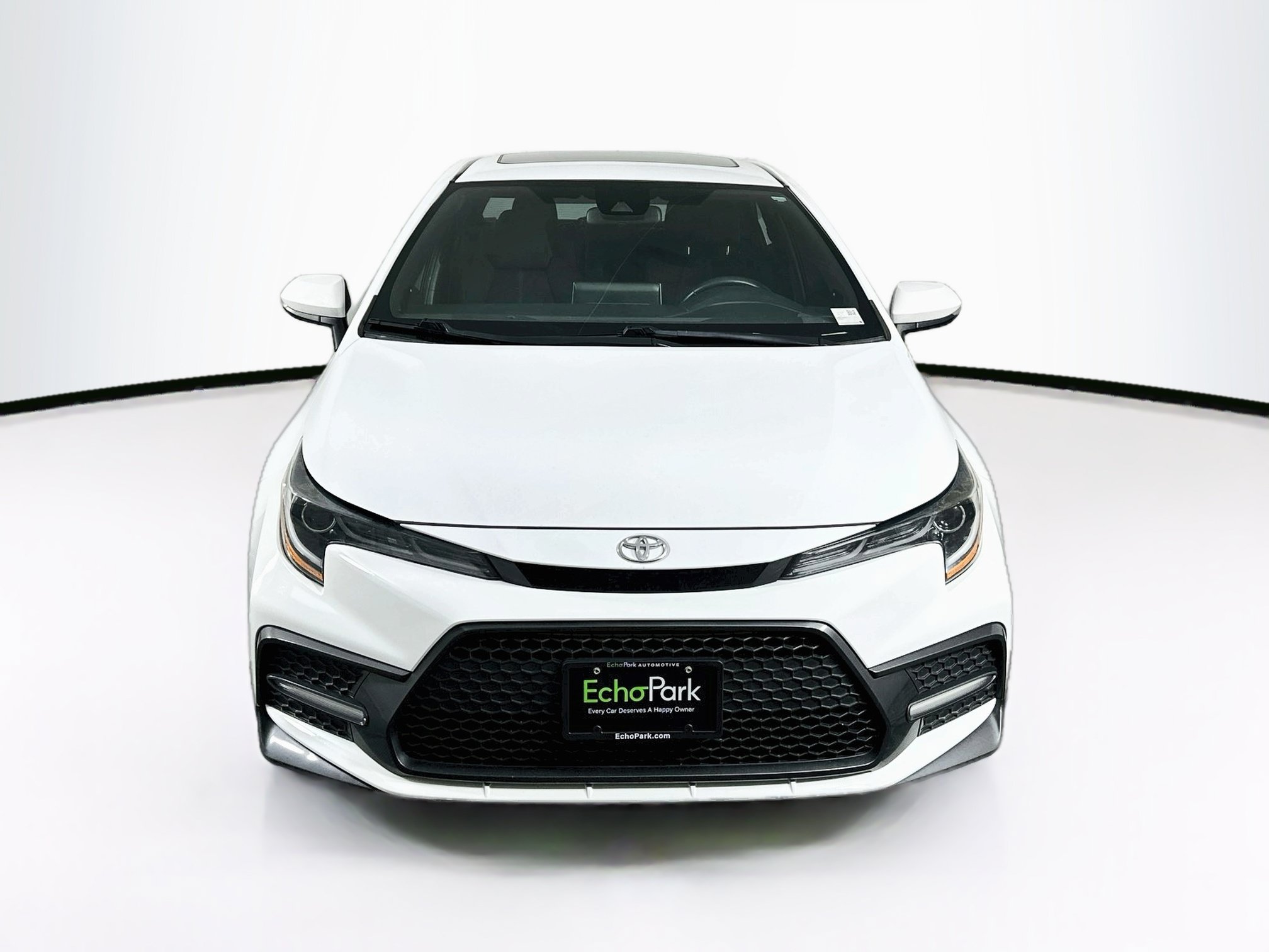 Used 2020 Toyota Corolla SE w/ SE Premium Package FWD image 2