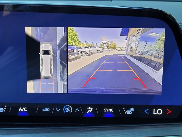 Used 2026 Chevrolet Suburban LT w/ Comfort Package AWD/4WD image 11