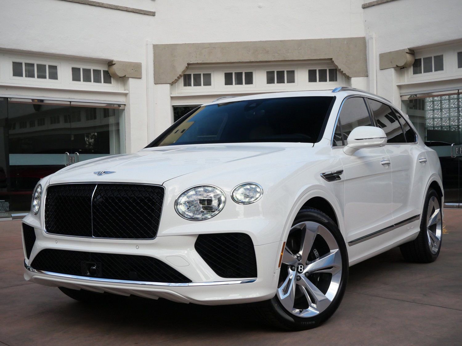 Used 2025 Bentley Bentayga image 7