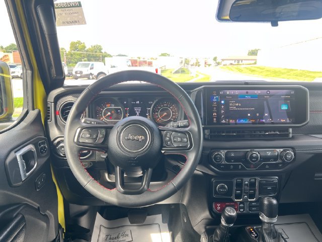 Used 2024 Jeep Wrangler Unlimited Rubicon AWD/4WD image 22