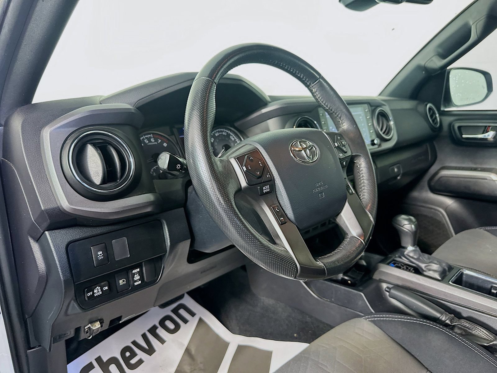 Used 2020 Toyota Tacoma TRD Sport w/ Technology Package AWD/4WD image 9