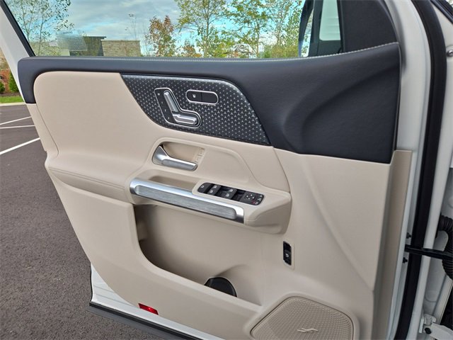 New 2026 Mercedes-Benz GLB 250 4MATIC image 22