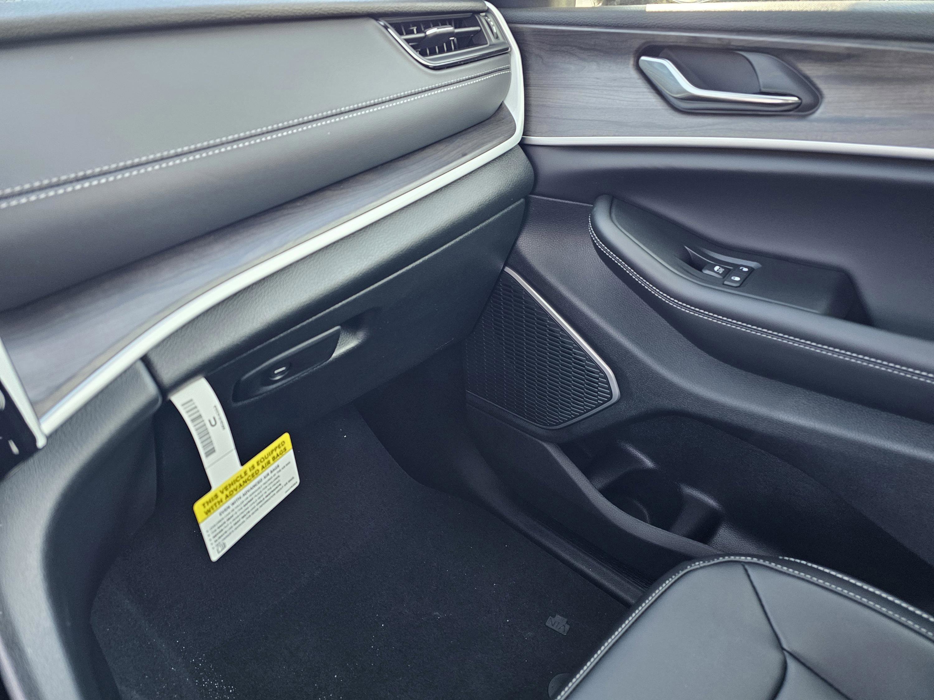 New 2026 Jeep Grand Cherokee Limited image 27