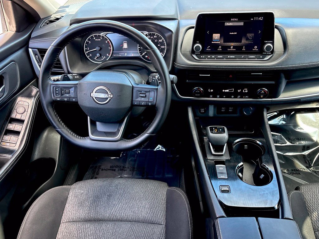 Certified 2026 Nissan Rogue SV FWD image 33