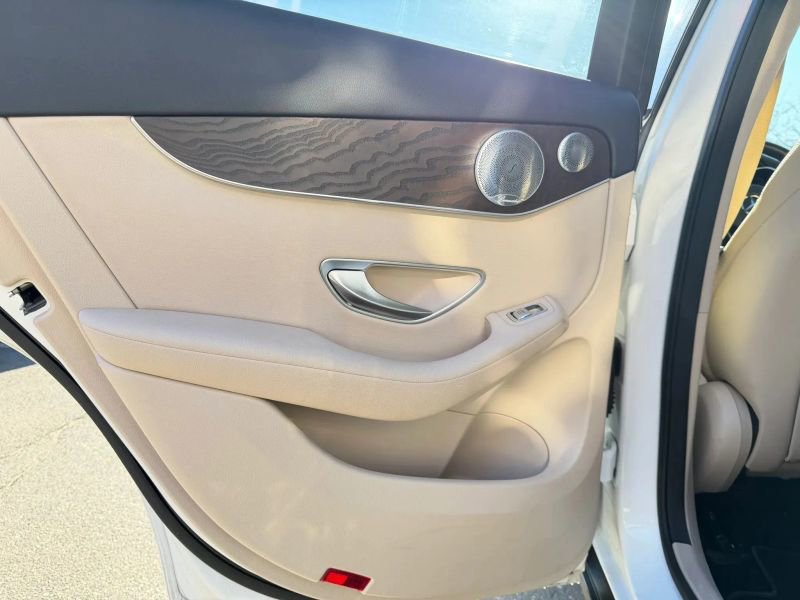 Used 2018 Mercedes-Benz GLC 300 4MATIC image 14