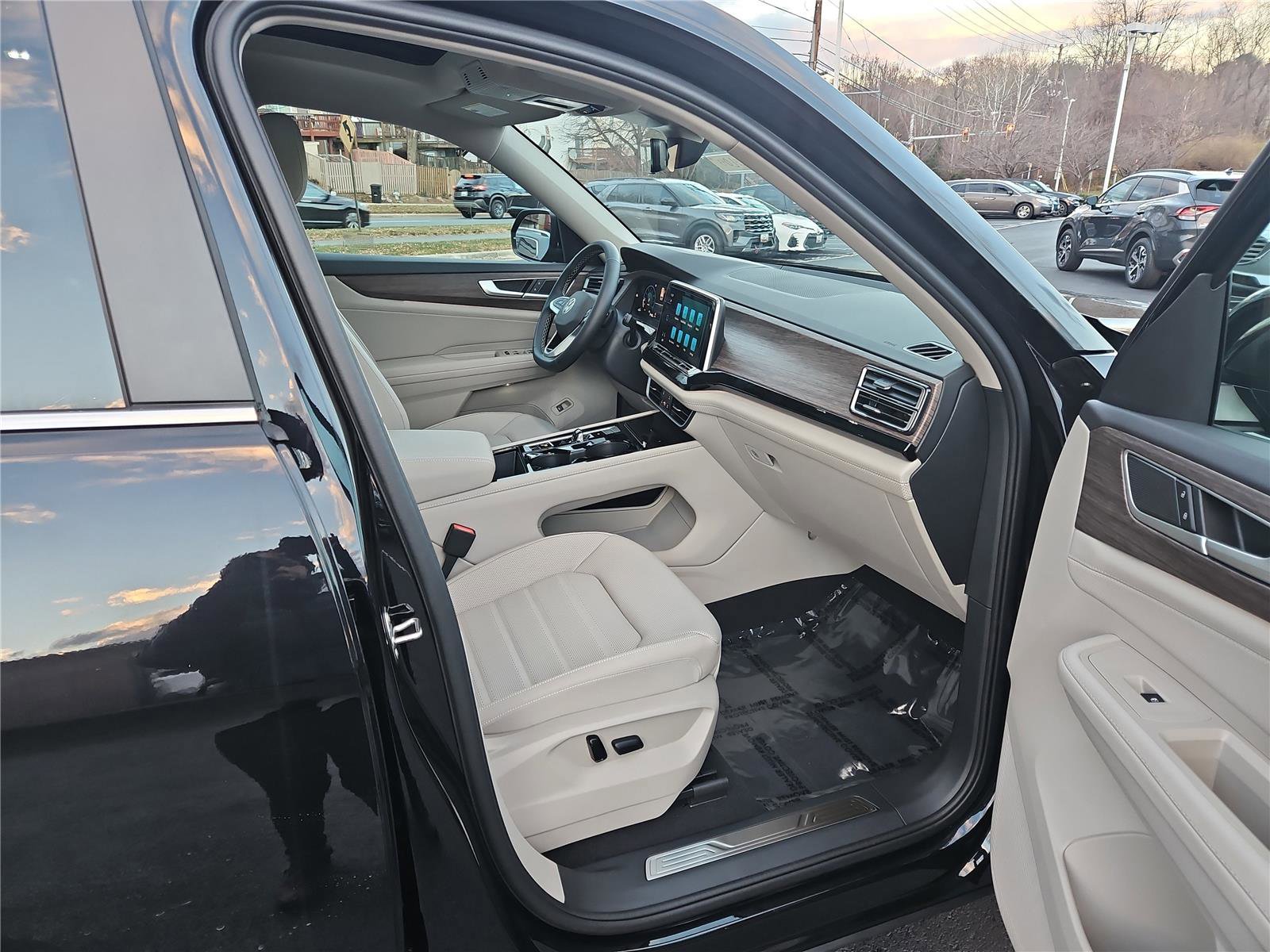 New 2026 Volkswagen Atlas SEL image 28