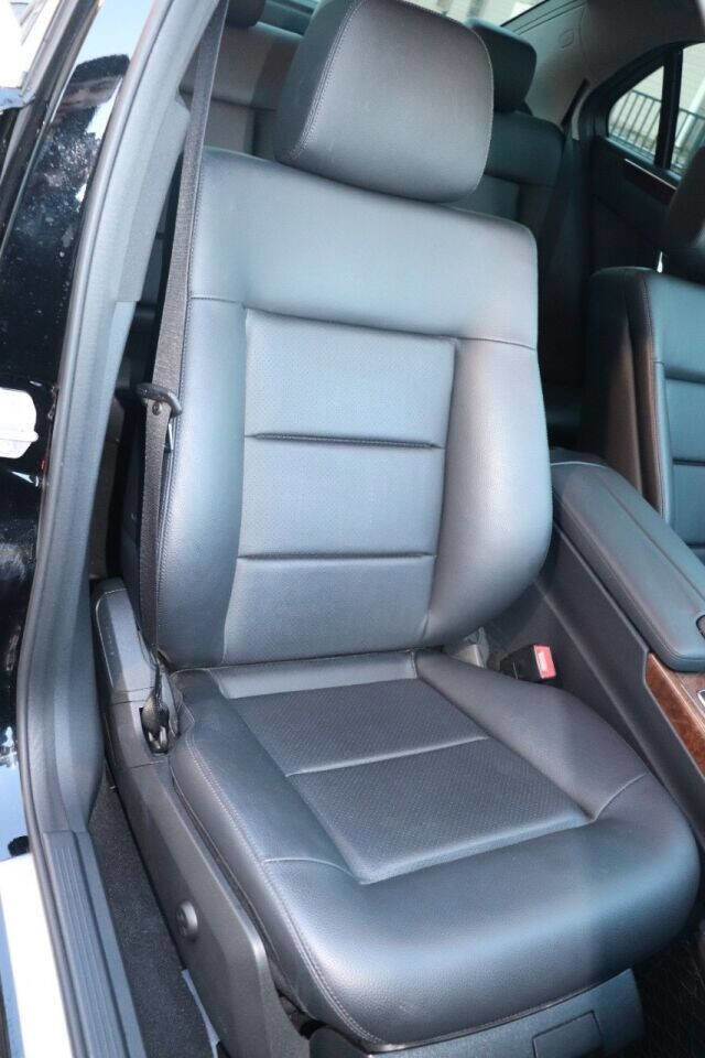 Used 2013 Mercedes-Benz E 350 Sedan image 43