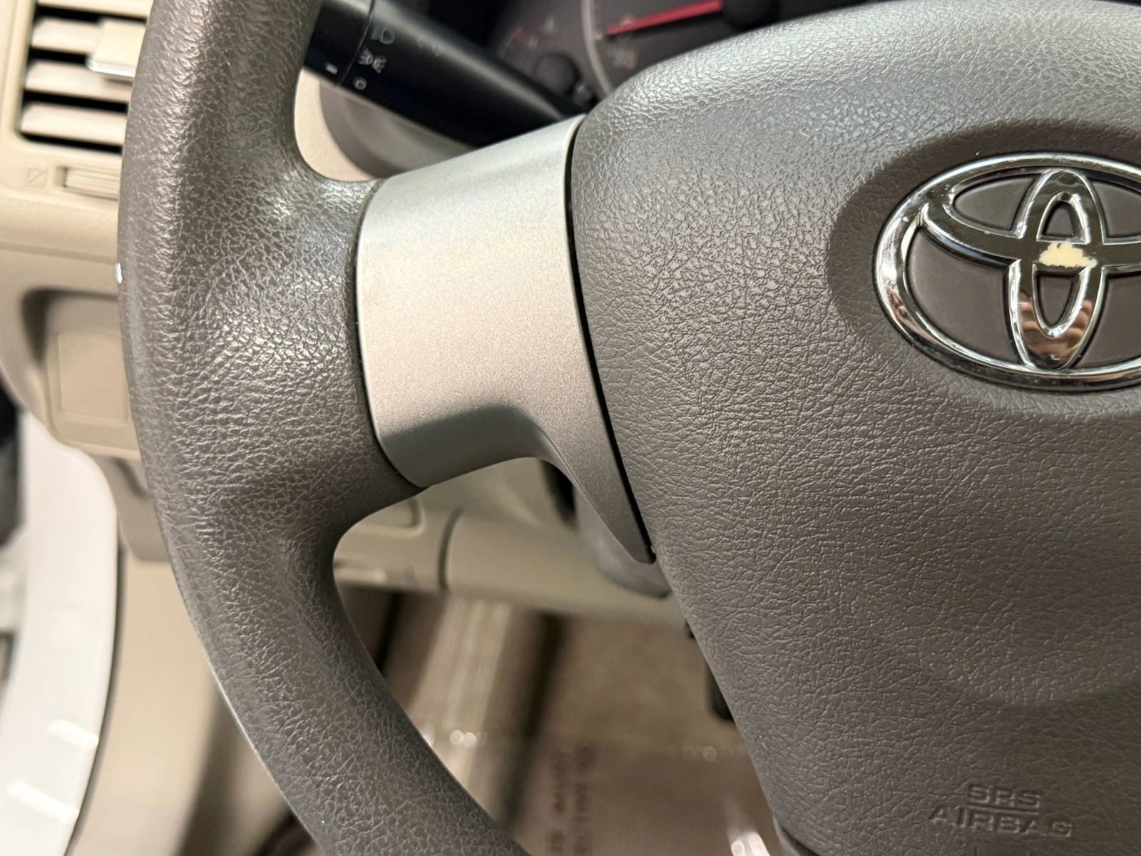 Used 2010 Toyota Corolla LE image 29