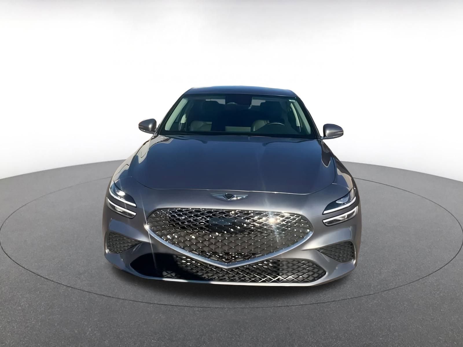 Used 2025 Genesis G70 2.5T image 4