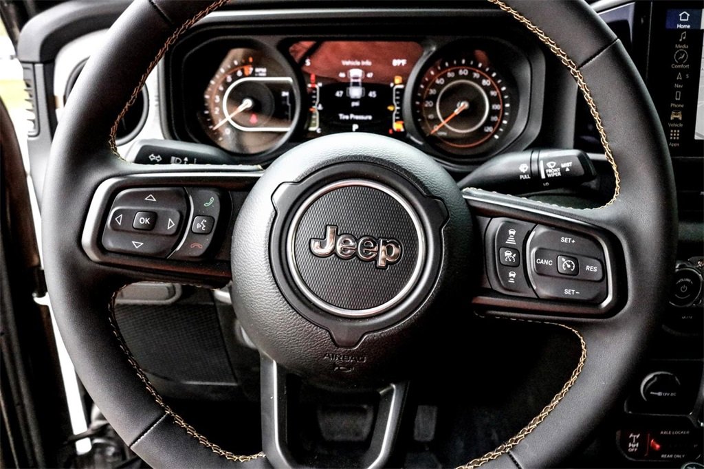 New 2024 Jeep Gladiator Sport image 12