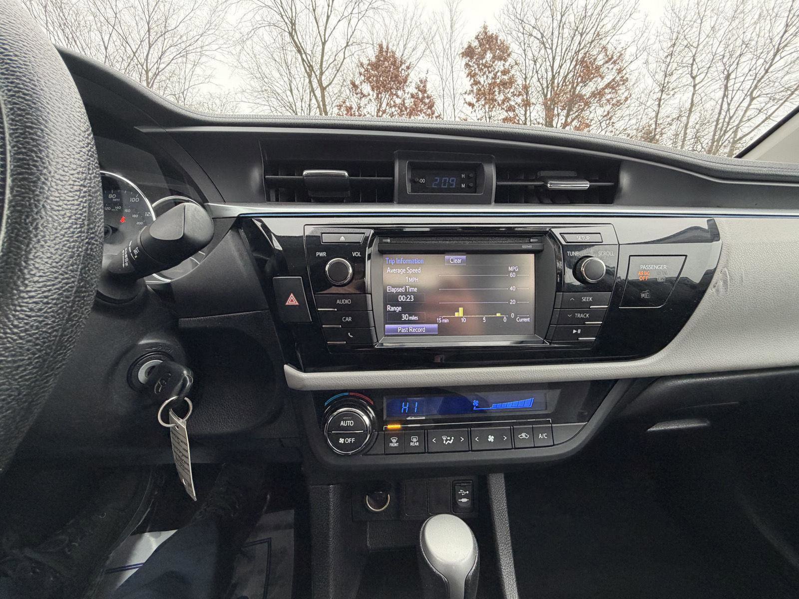 Used 2014 Toyota Corolla LE image 13