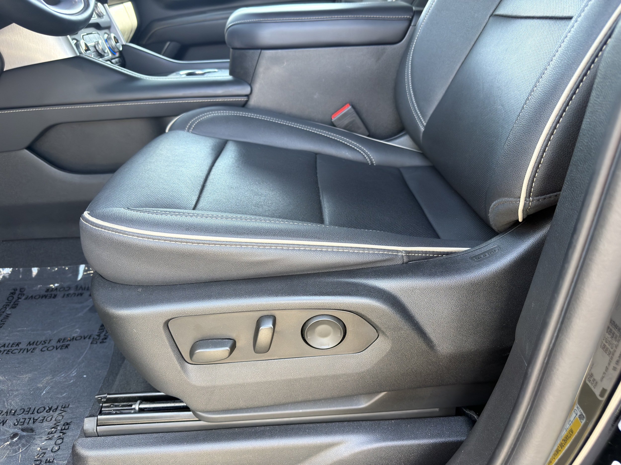 Used 2023 GMC Yukon SLT w/ SLT Luxury Package AWD/4WD image 28