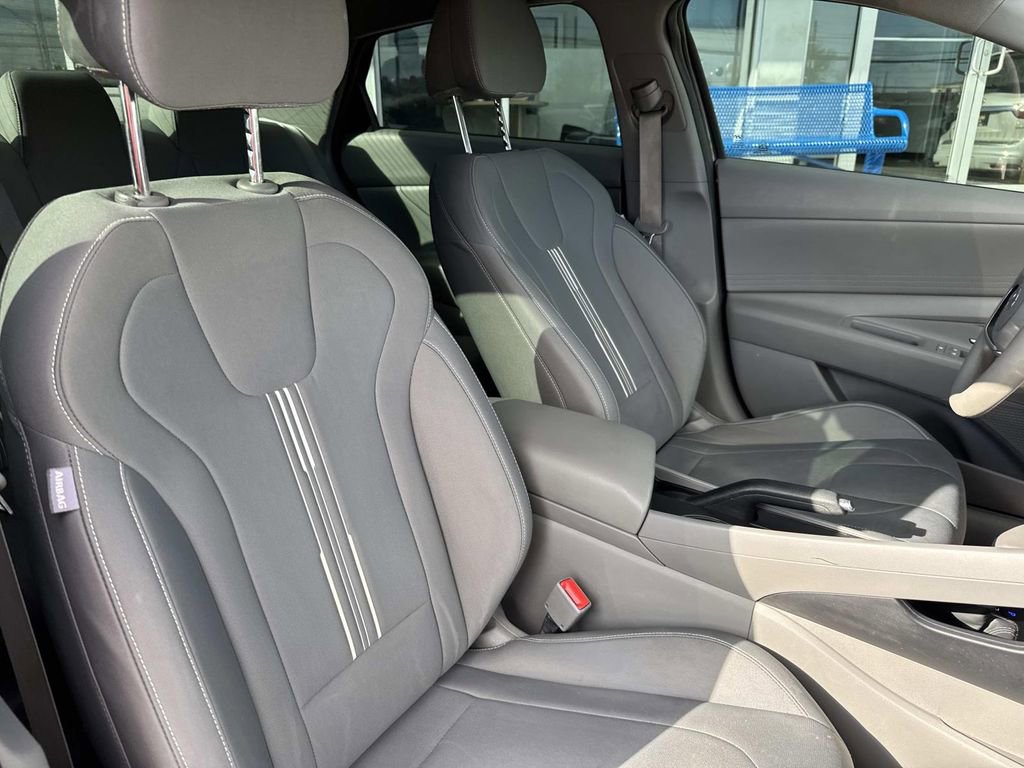Used 2021 Hyundai Elantra SEL image 11