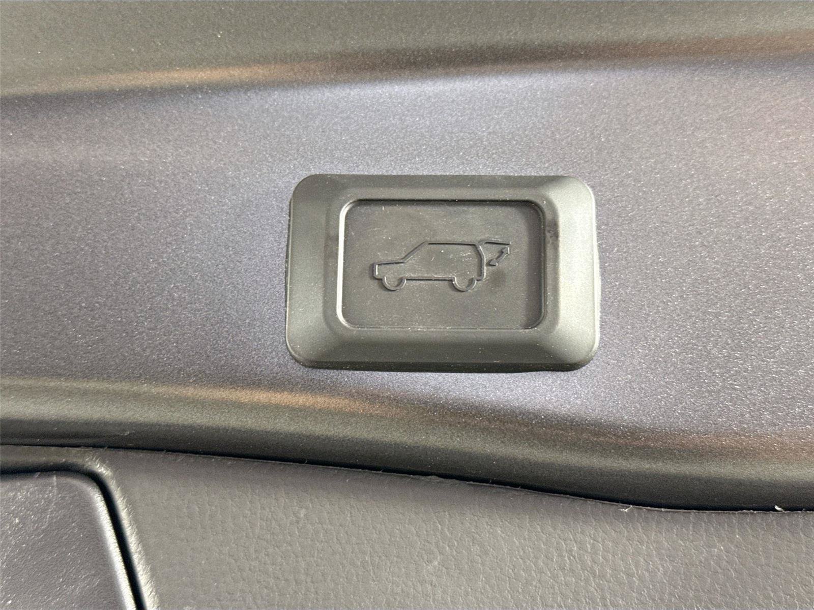 Certified 2025 Toyota RAV4 XLE Premium FWD image 40