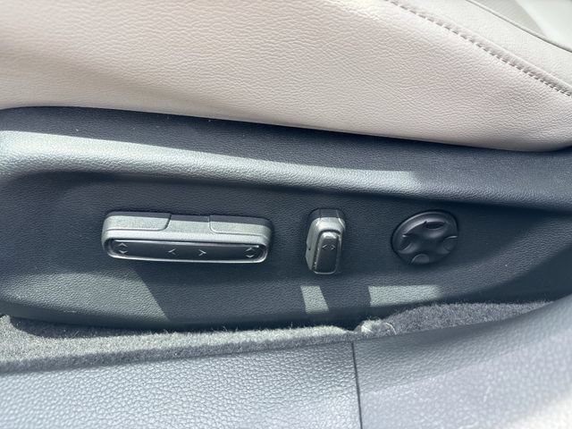 Used 2018 Honda Accord Touring image 12