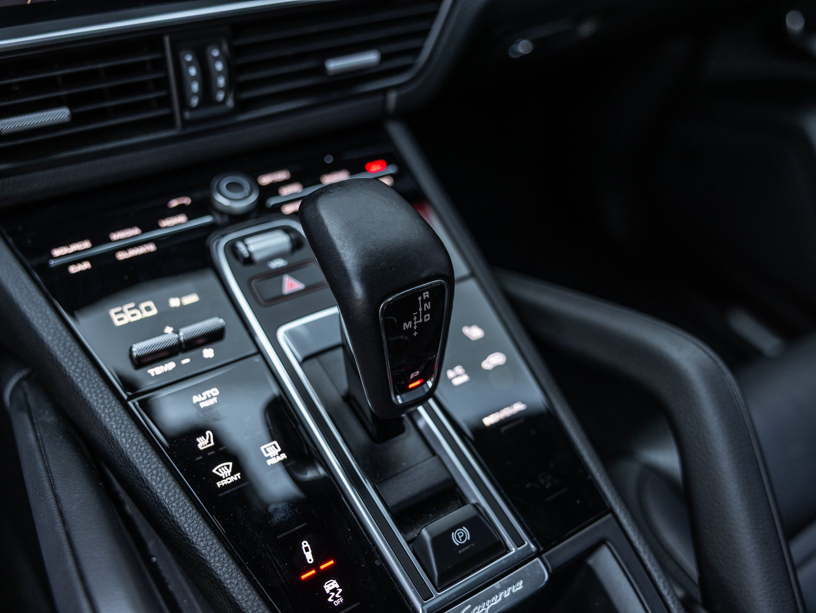 Certified 2023 Porsche Cayenne Platinum Edition AWD/4WD image 20