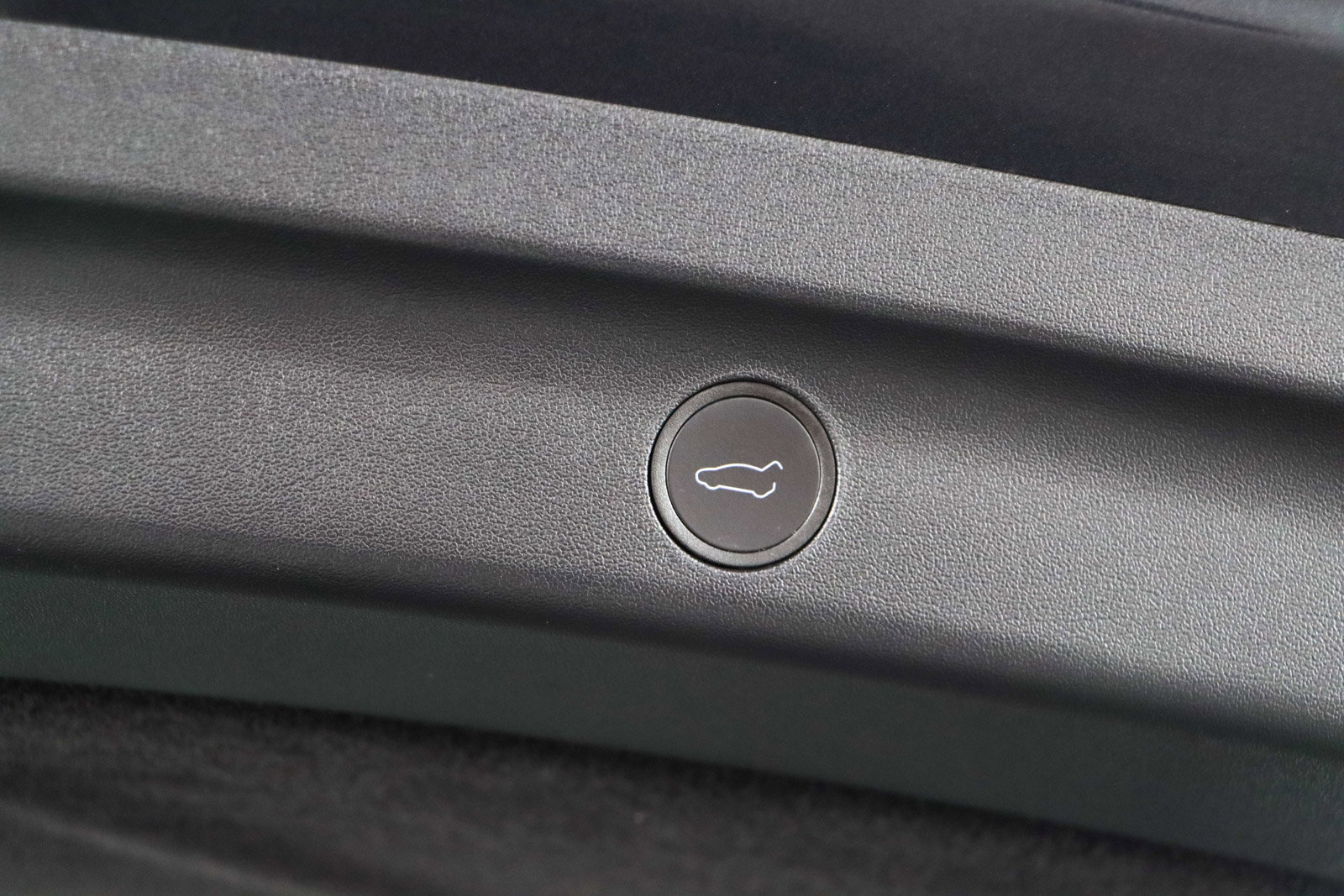 Used 2025 Tesla Model Y Long Range image 29