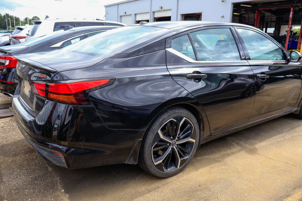 Used 2023 Nissan Altima 2.5 SR w/ SR Premium Package FWD image 5