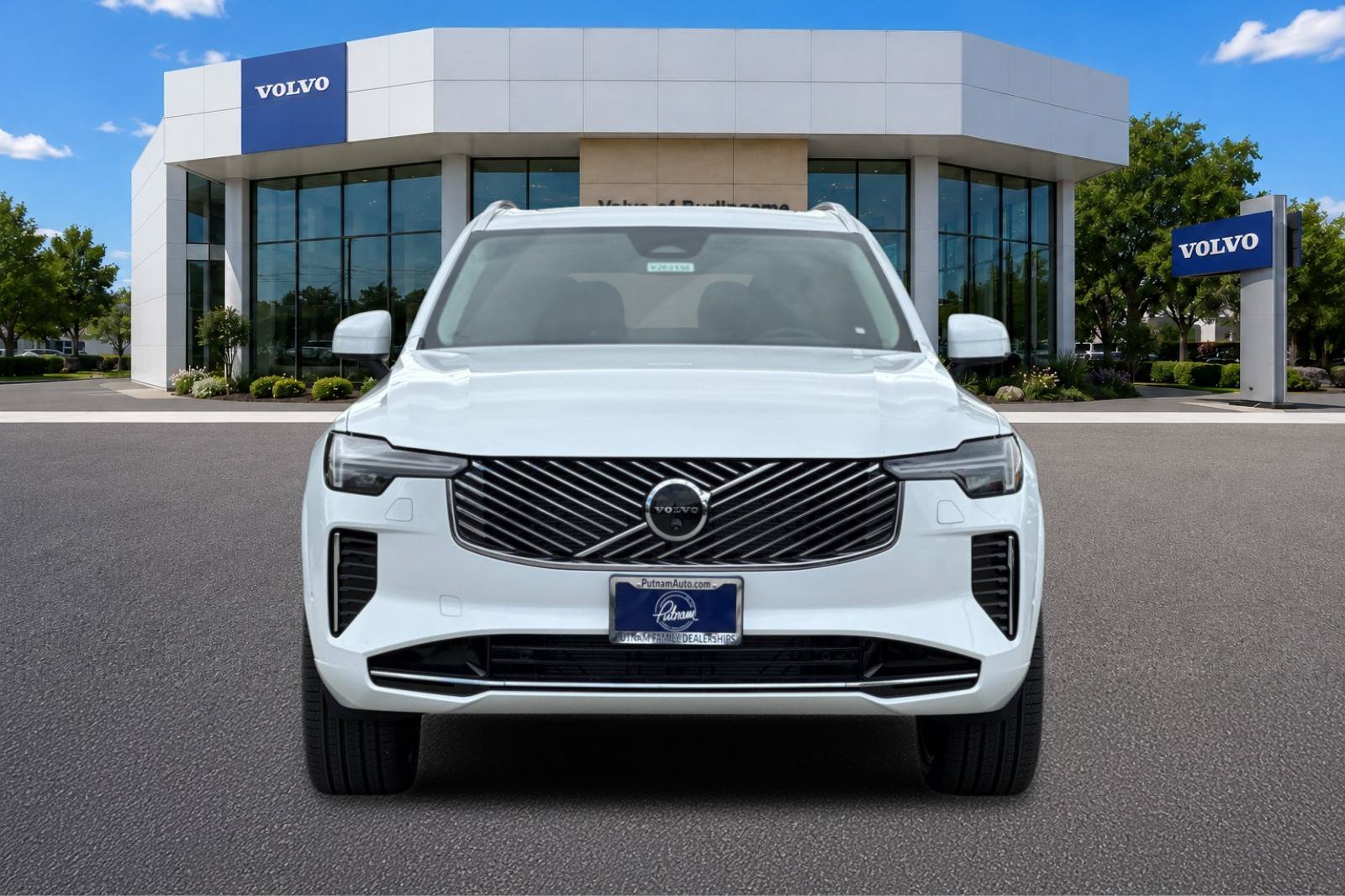 New 2026 Volvo XC90 B5 Plus w/ Protection Package AWD/4WD image 8