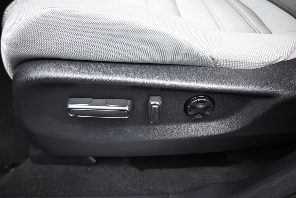Used 2018 Honda CR-V EX image 12
