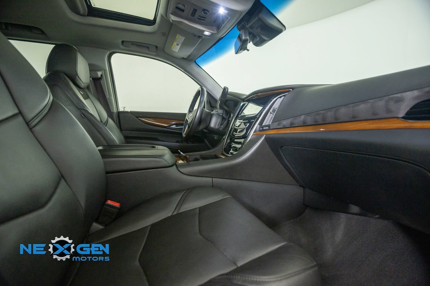 Used 2017 Cadillac Escalade Luxury AWD/4WD image 43