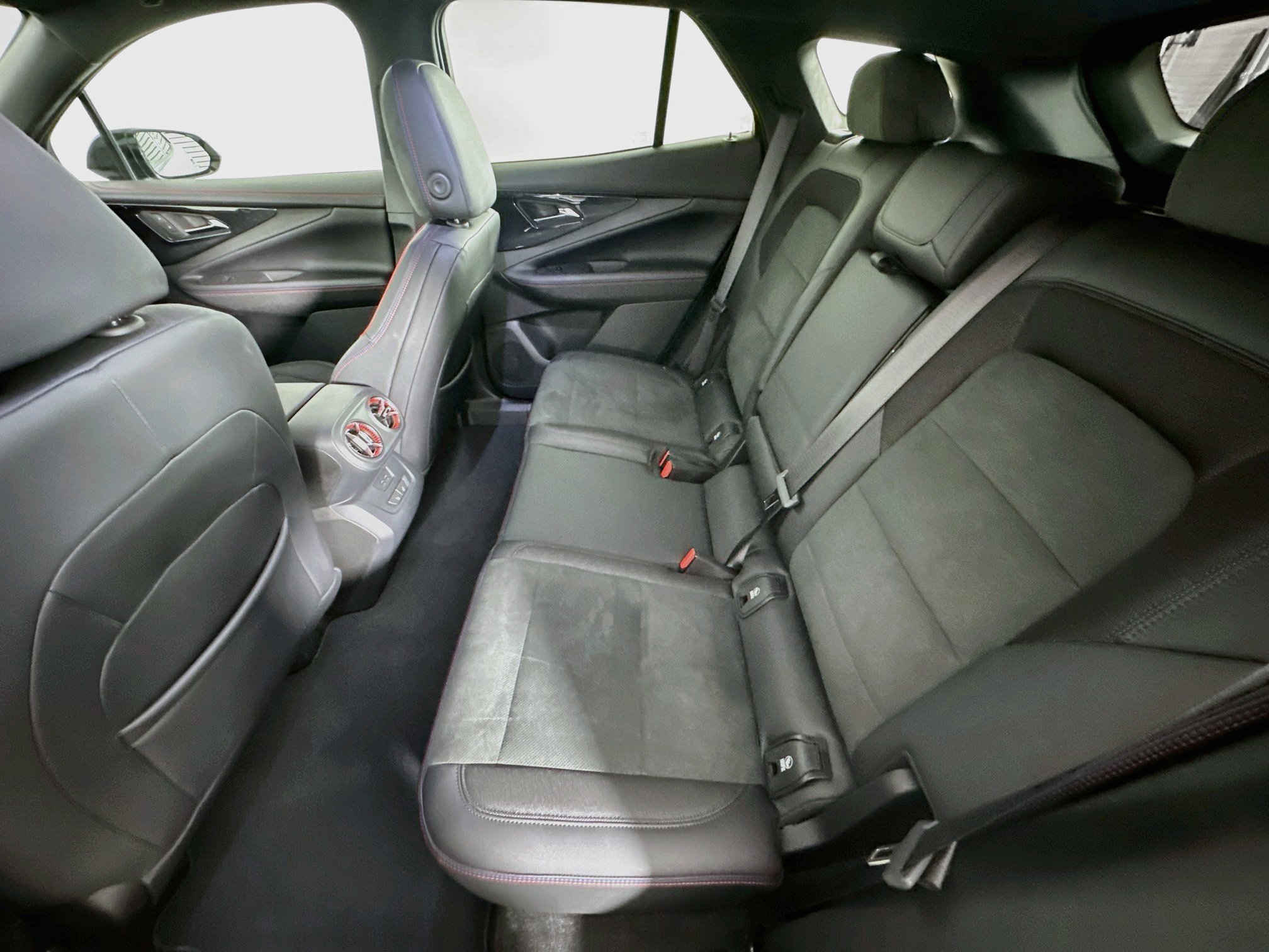 Used 2024 Chevrolet Blazer EV RS RWD image 28