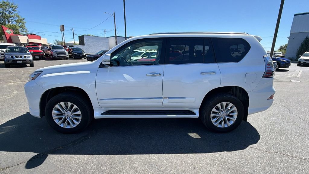 Used 2017 Lexus GX 460 Premium w/ Premium Package image 7
