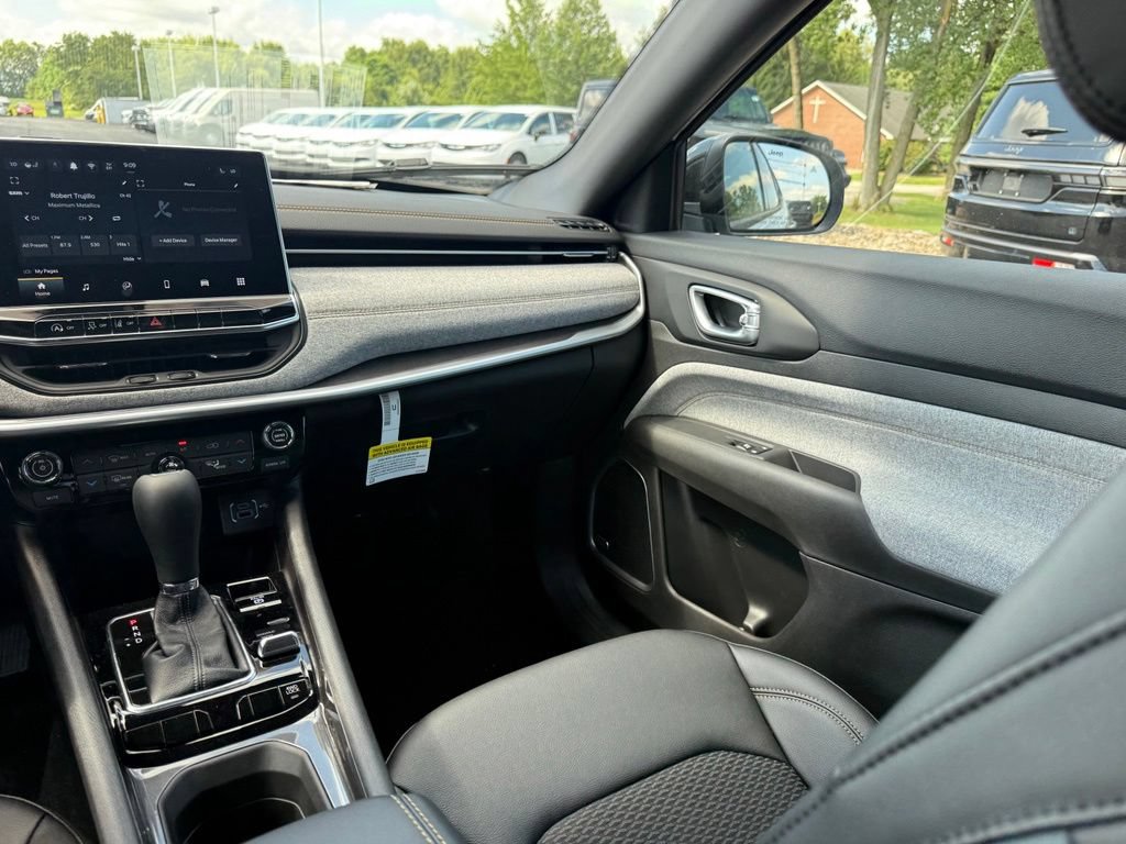 New 2026 Jeep Compass Latitude AWD/4WD image 38