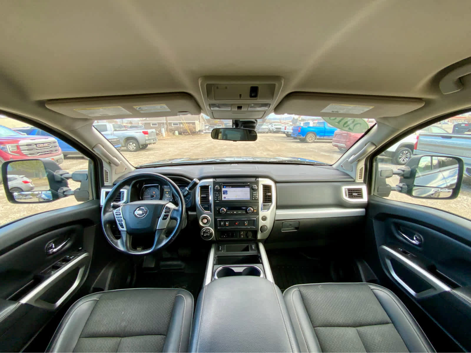 Used 2018 Nissan Titan PRO-4X image 34