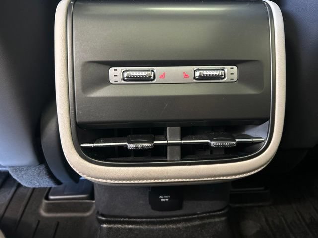 Used 2025 Lincoln Nautilus Reserve AWD/4WD image 13