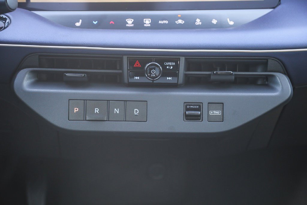New 2026 Nissan Leaf SV+ w/ Floor Mat Package (SV+) FWD image 14