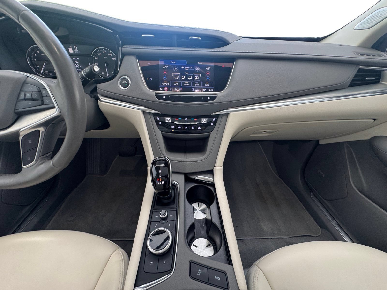 Used 2023 Cadillac XT5 Premium Luxury FWD image 13