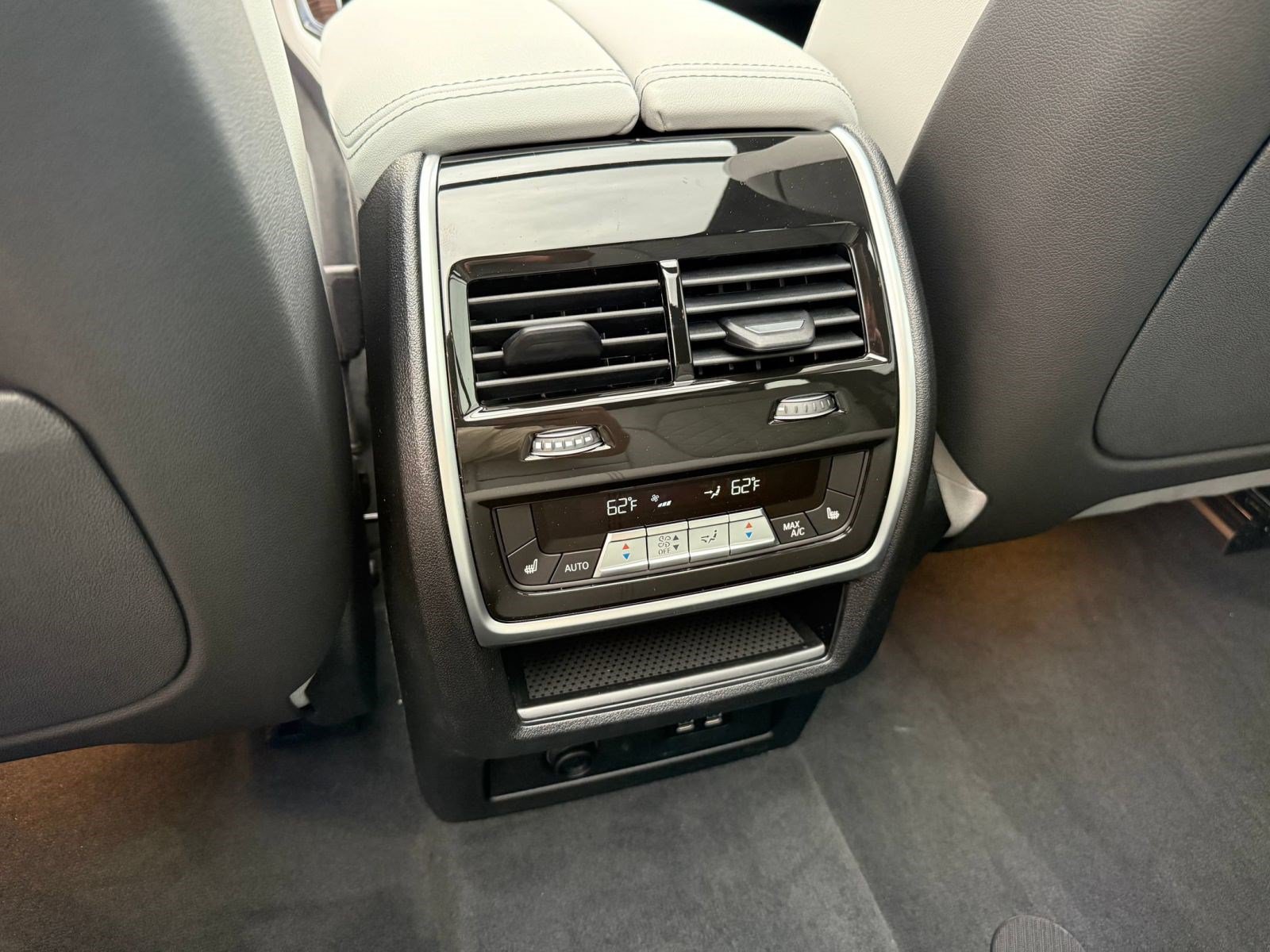Used 2026 BMW X5 xDrive40i AWD/4WD image 25