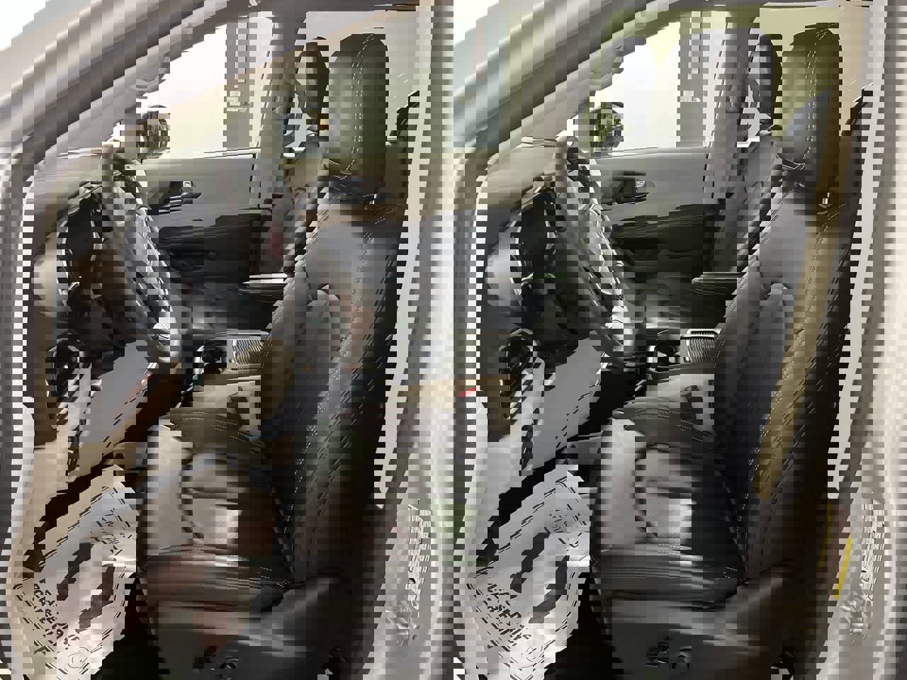 Used 2024 Chrysler Pacifica Touring-L image 15