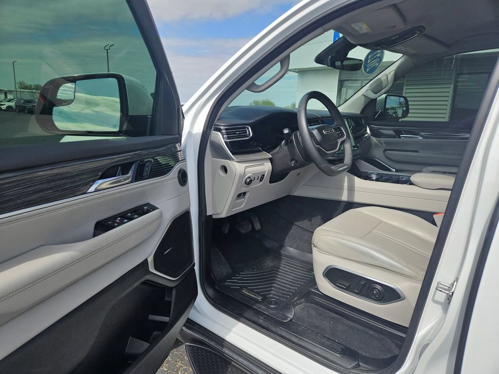 Used 2022 Jeep Wagoneer Series III w/ Convenience Group I AWD/4WD image 34
