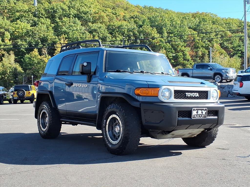 Used 2014 Toyota FJ Cruiser 4WD image 3