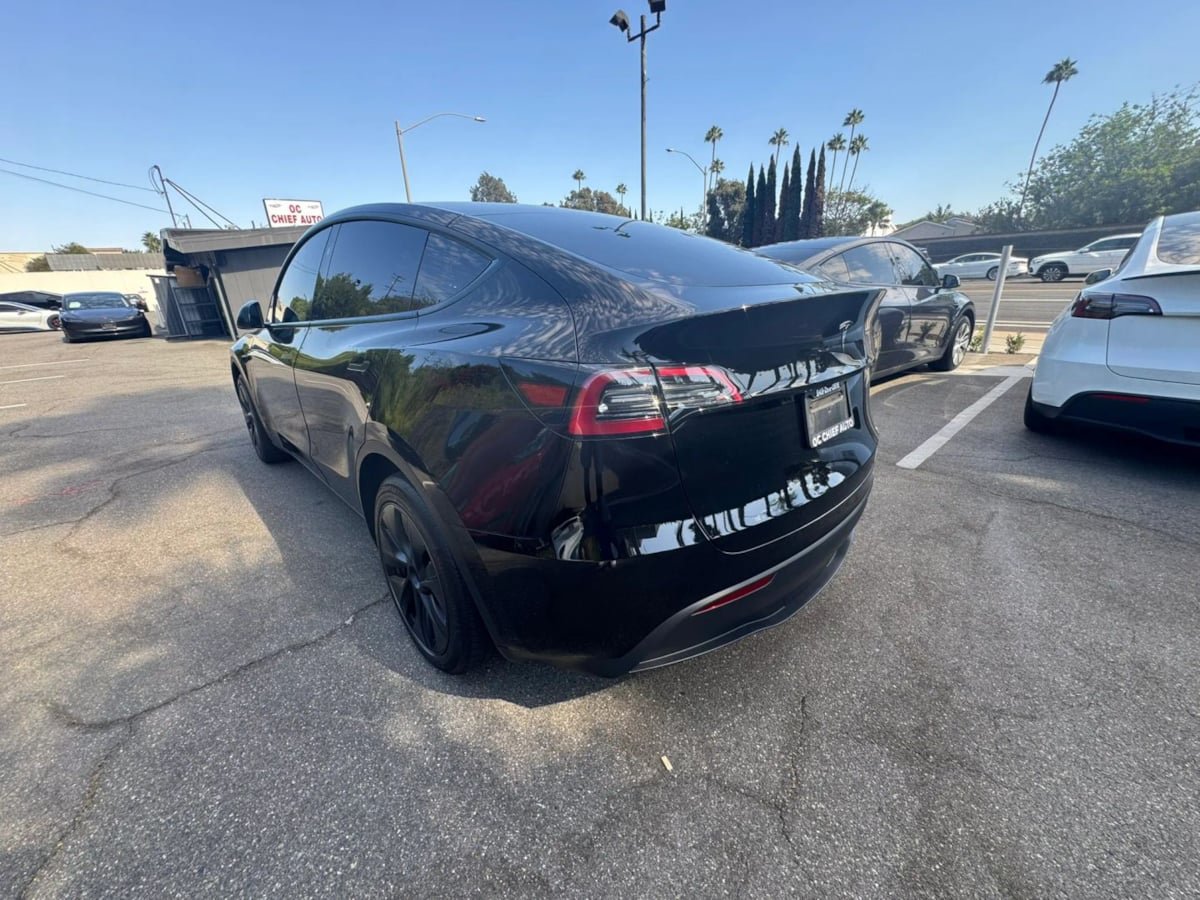 Used 2025 Tesla Model Y Long Range RWD image 5