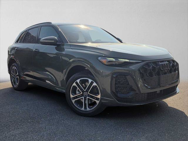 Used 2025 Audi Q5 Premium w/ Convenience Package AWD/4WD image 1